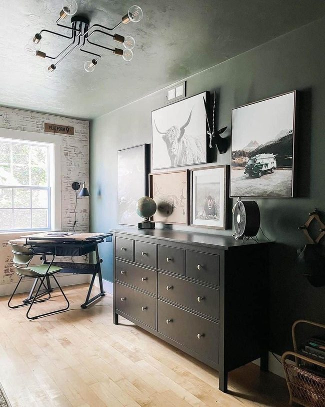 Dark Green Teen Study Space