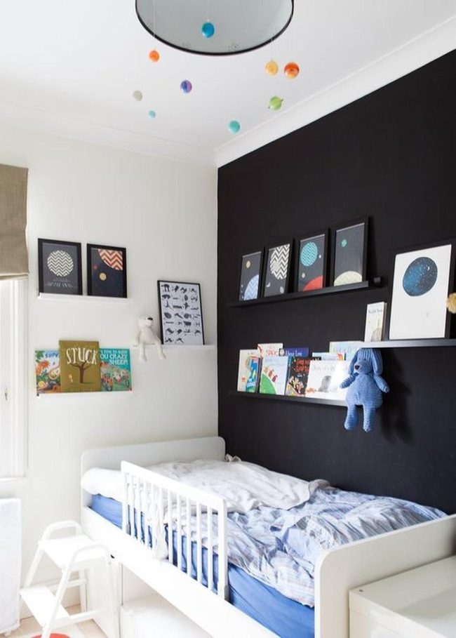 Floating Planets, Black Walls