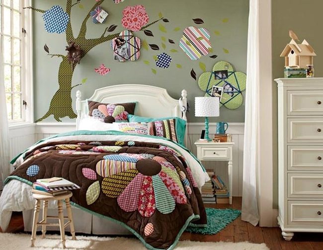 Pink Floral Patchwork Quilt