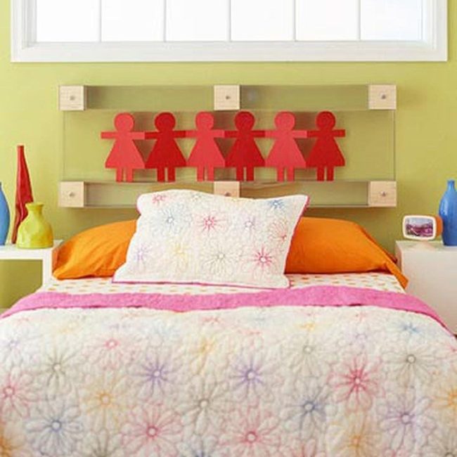 Green Walls, Red Paper Dolls