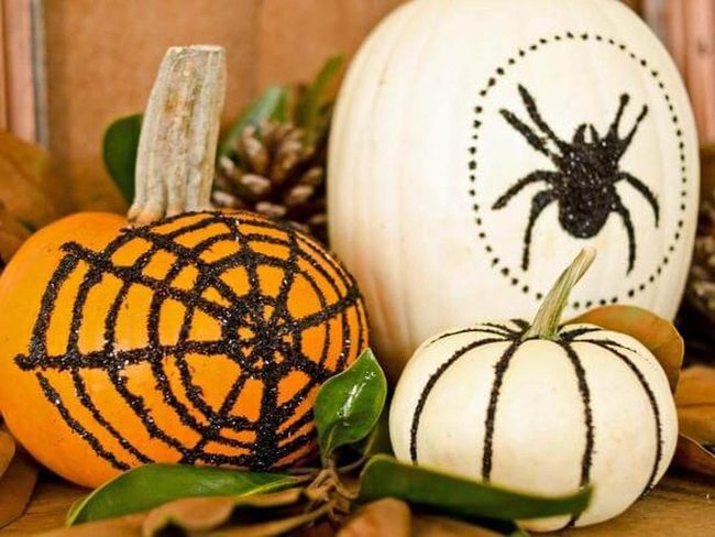 Googly-Eyed Spider Pumpkins
