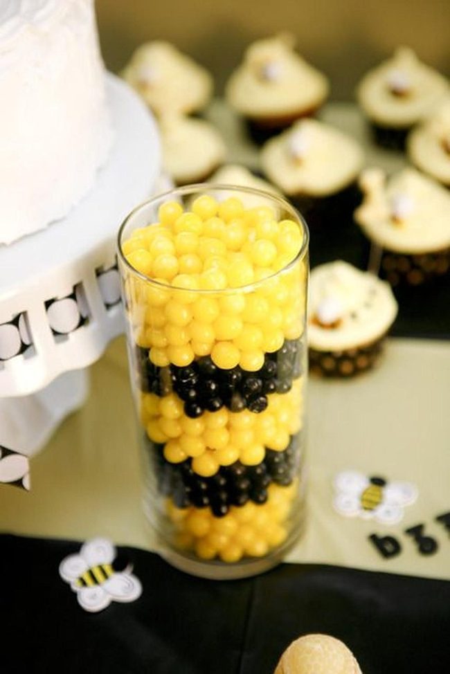 Yellow And Black Bee Cupcakes