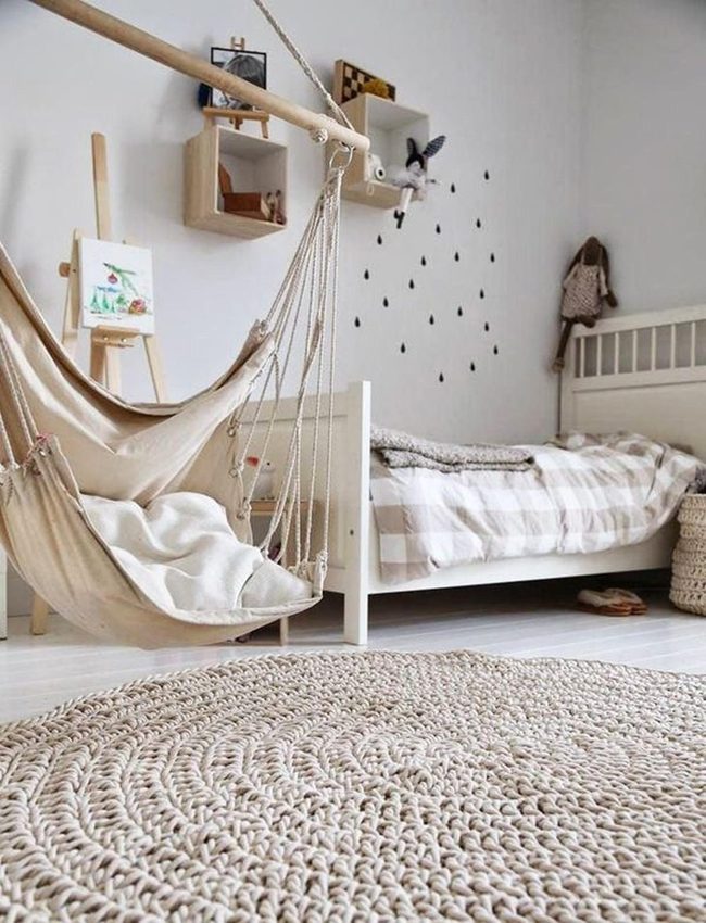 Black Raindrop Walls, White Bed Dreams