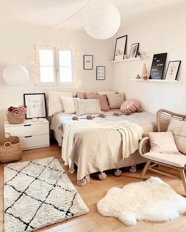 Beige Bedroom Pom-Pom Bedding