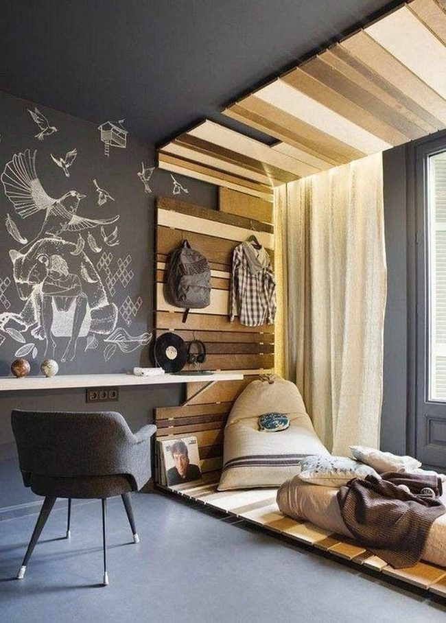 Gray Walls, Light Wood Warmth