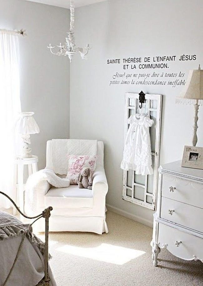 Pale Cream Retreat With Lace