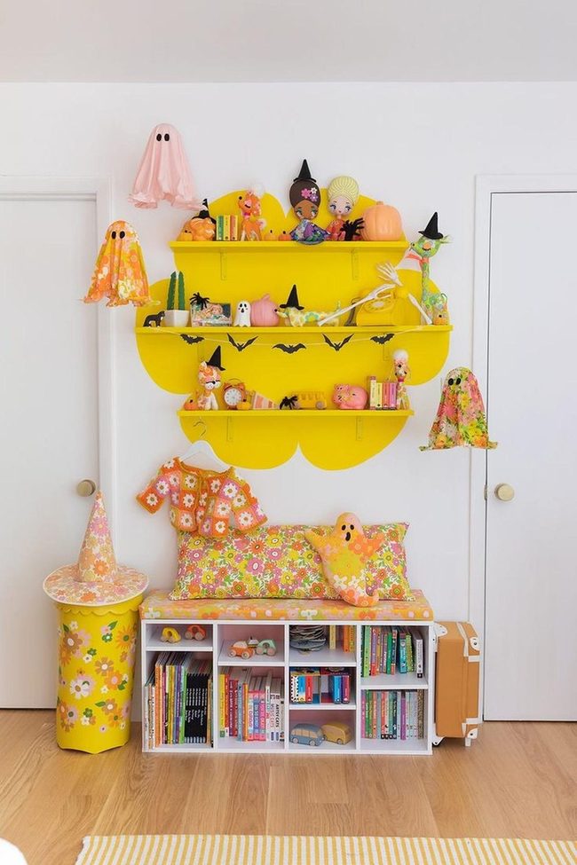 Yellow Cloud Shelves, Magical Corner