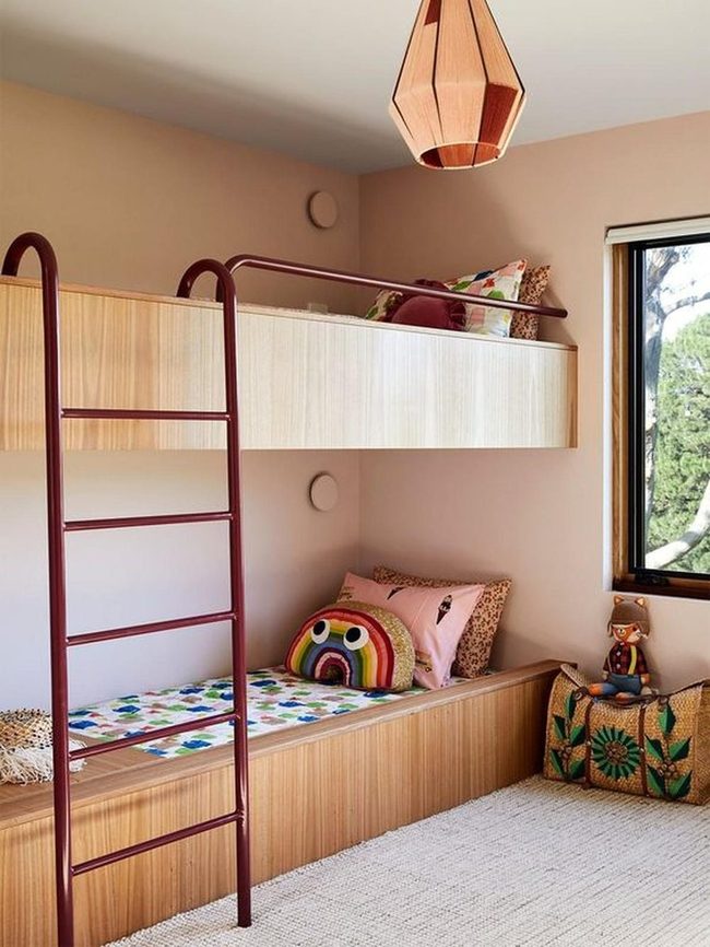 Red Ladder, Light Wood Bunks
