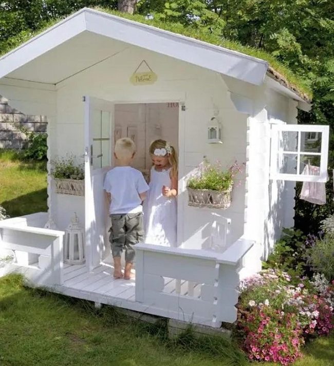 White Playhouse, Blooming Garden