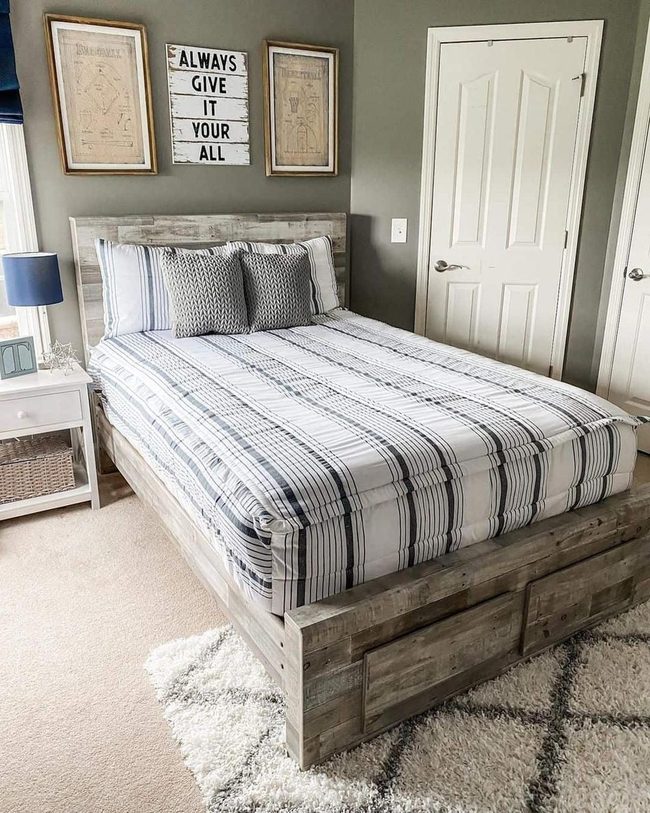 Wooden Bed, Blue Stripes