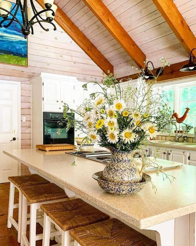 Black Vintage Chandelier Kitchen