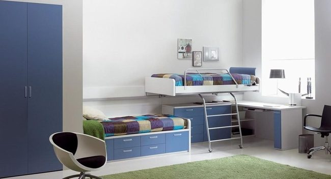 Navy Bunk Beds With Patchwork Covers