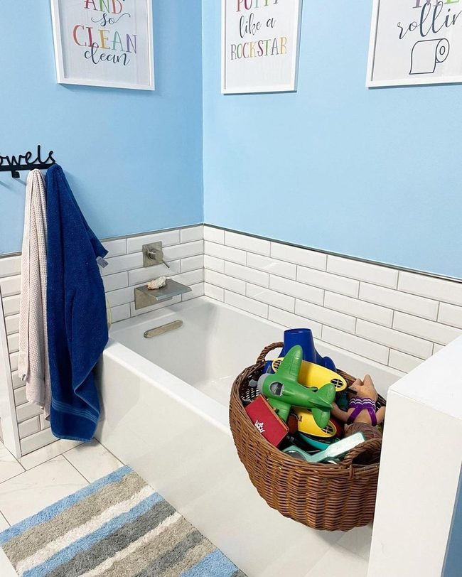 Water-Resistant Plastic Bath Toy Basket