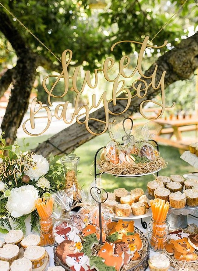 Cupcake Stand Orange Straws