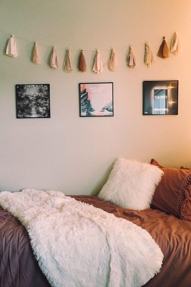 Brown Bedding, Cream Tassels, Warmth