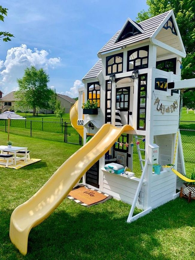 Yellow Slide Treehouse Escape