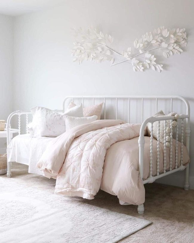 Pink Spindle Bed, Beige Sanctuary