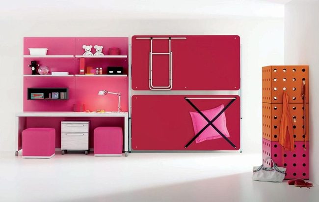 Pink Walls, Fold-Away Function