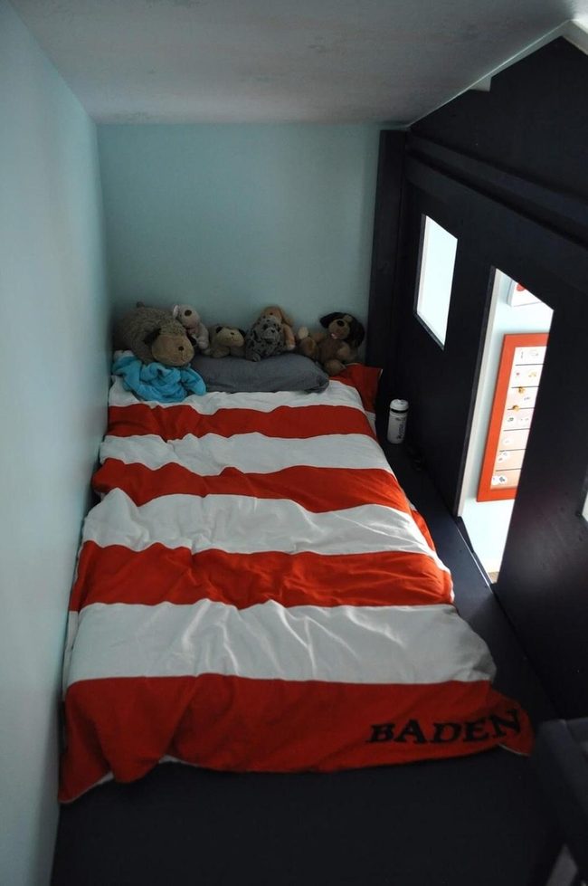 Wooden House Loft Bed