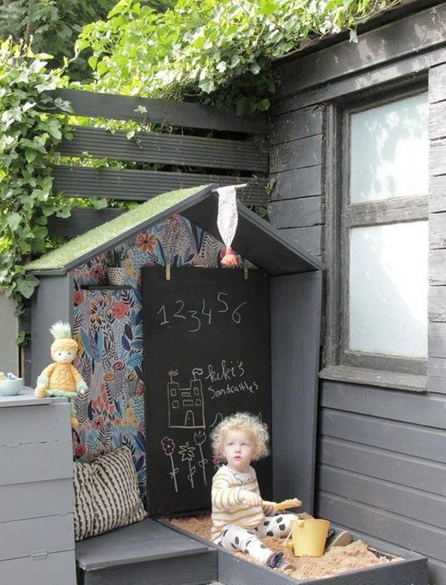 Gray Walls, Green Roof Playhouse