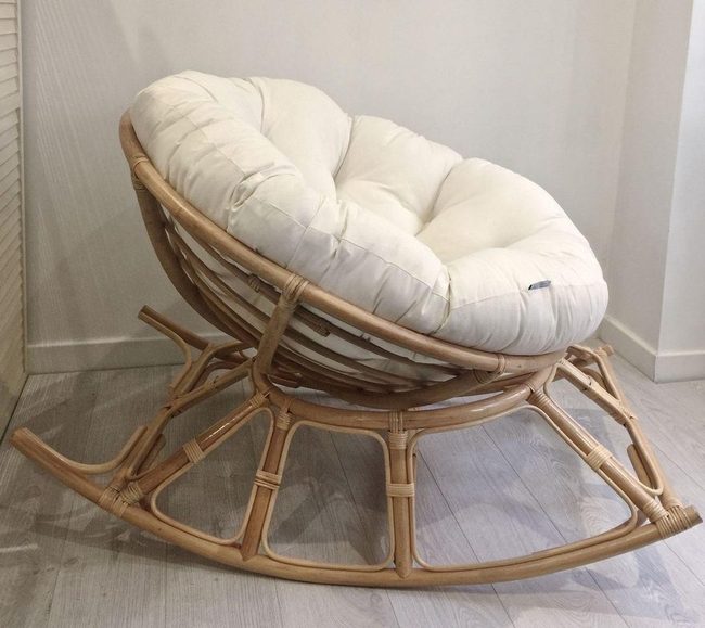 Straight-Line Comfort Chair