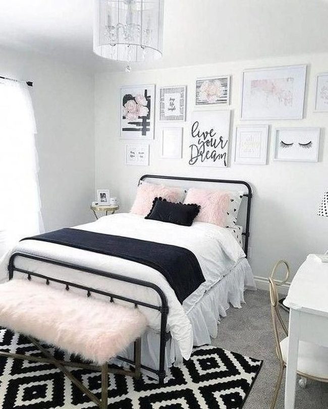 Black Metal Bed Statement