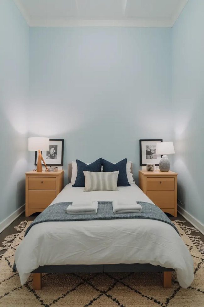 Mismatched Lamps Frame Shared Sleeping