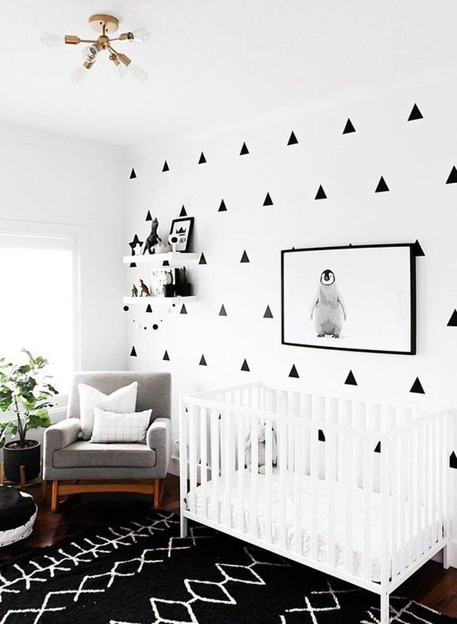 Black Triangles, White Walls