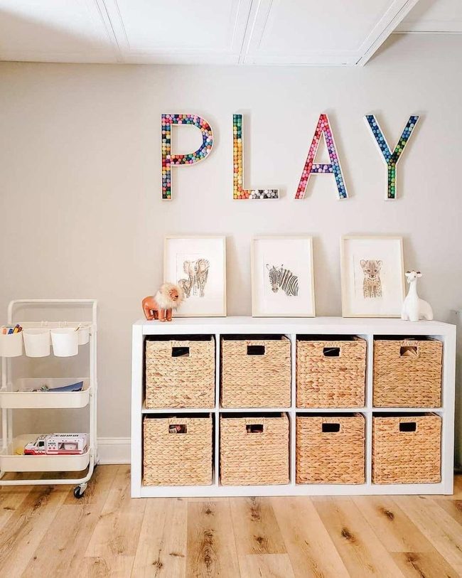 Glowing Letters, Growing Storage