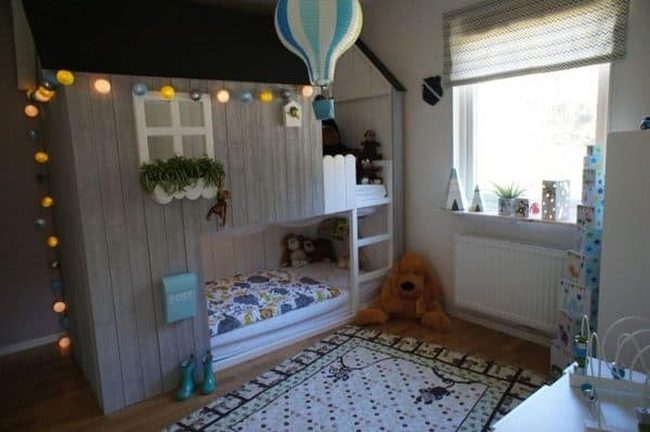 Country House Bed With Glazing Bar Windows