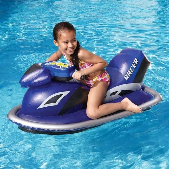 Blue Racer Splash Moment