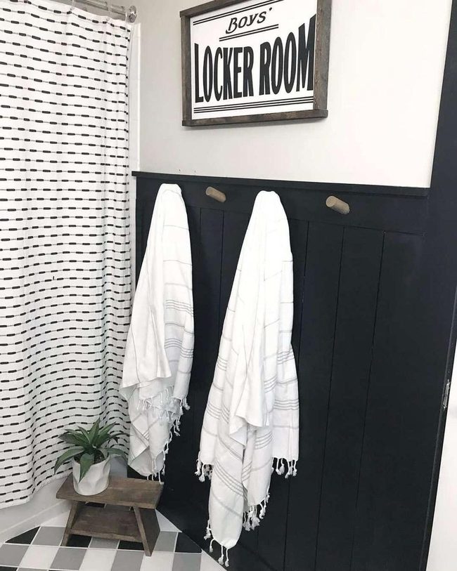 Black And White Bathroom Contrast