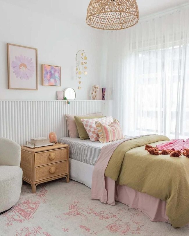 Pink Geometric Rug Bedroom