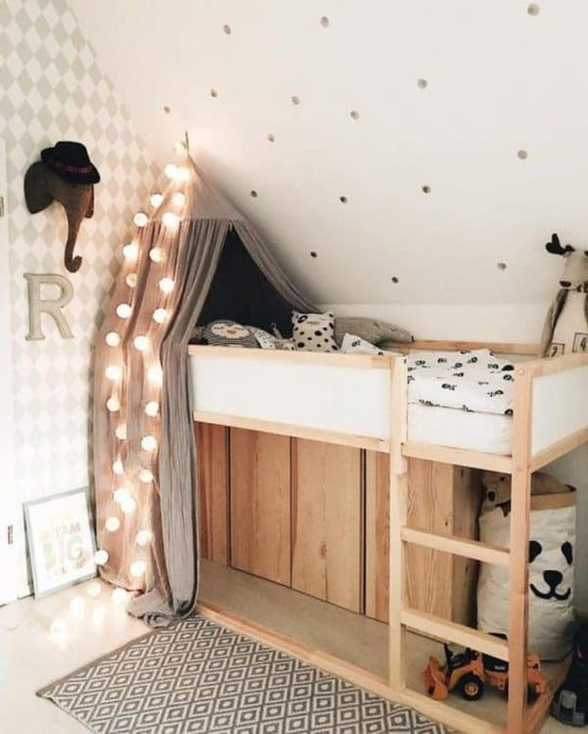 Kura Bed With Elephant Canopy Feature
