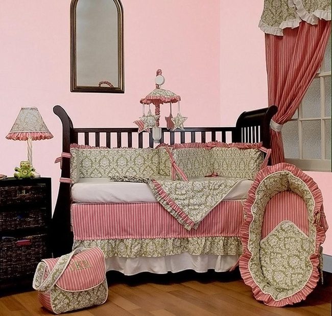 Soft Pink Florals, Gentle Depth