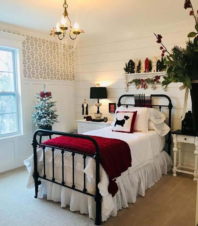 Black Spindle Bed Red White Contrast