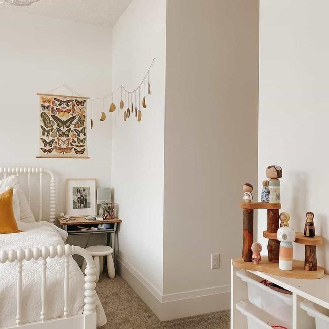 White Spindle Bed With Taupe Serenity