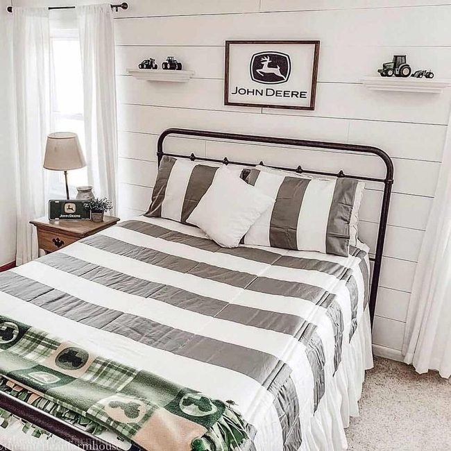 Green Tractor White Shelves
