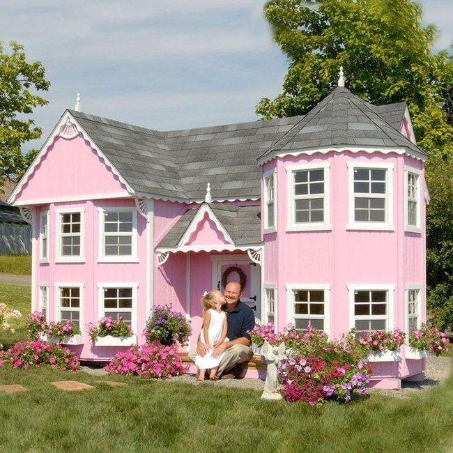 Bubblegum Playhouse With Flowers