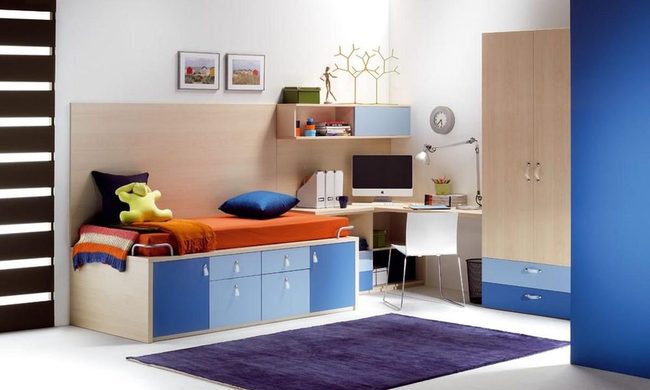 Bright Blue Walls, Orange Warmth