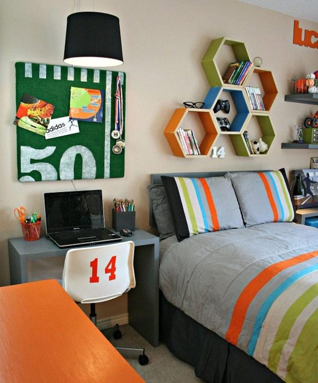 Neon Walls, Creative Storage