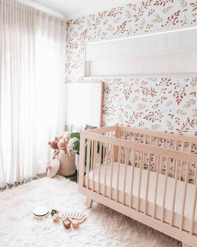 Beechwood Crib With Floral Elegance