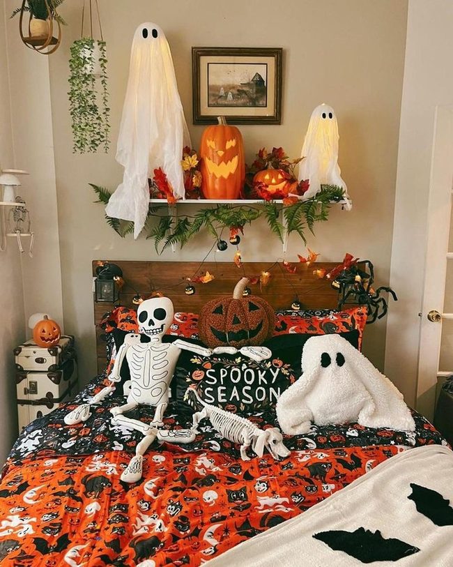 Orange Black Halloween Bedroom