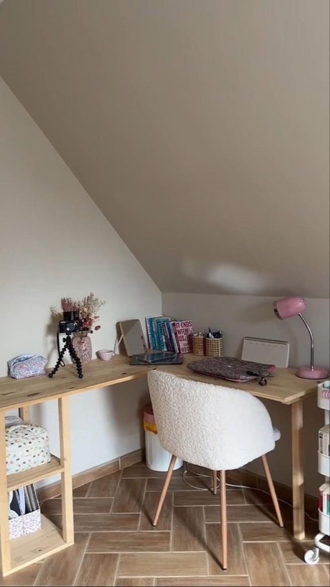 Light Wood Study Chair