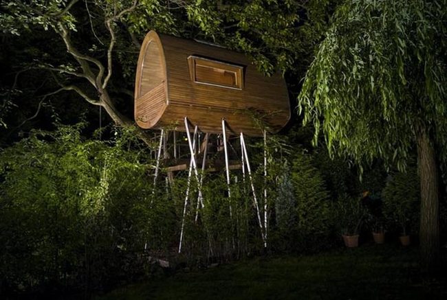 Curved Wood Treehouse Canopy