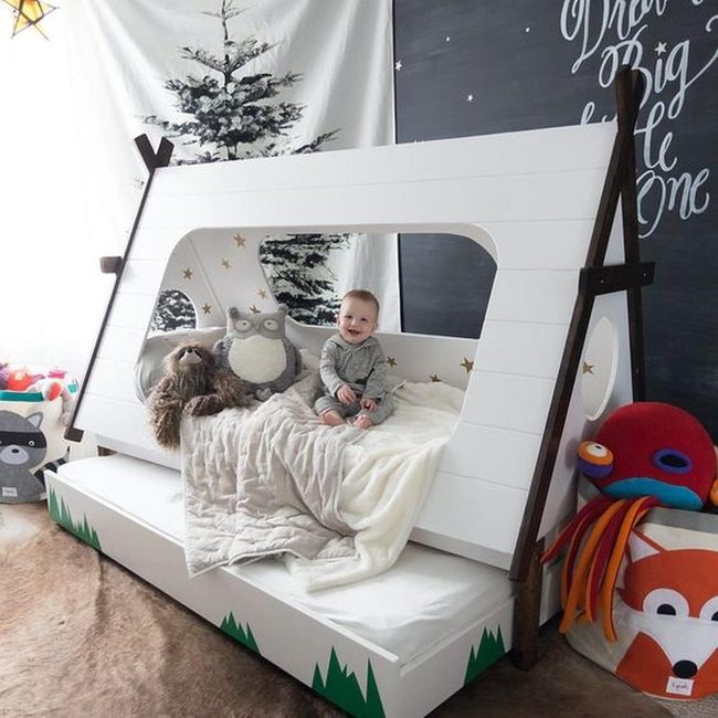 Green Forest Tent Bed