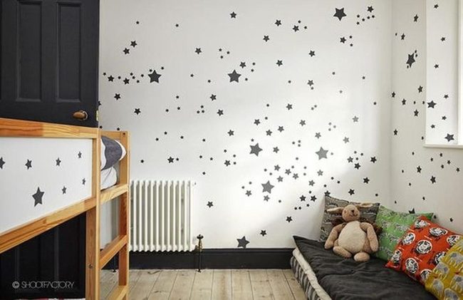 Black Stars On White Walls