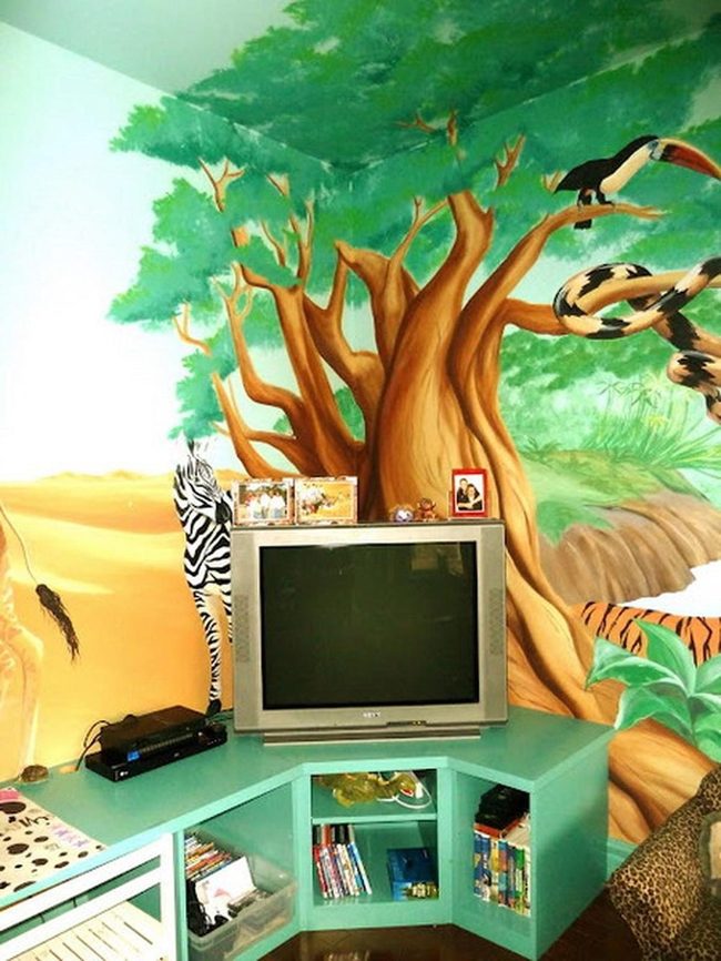 Green Canopy Entertainment Wall