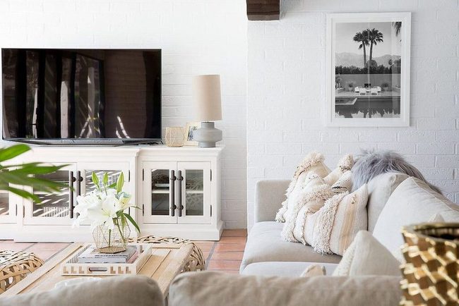 White Paint Reflects Natural Light