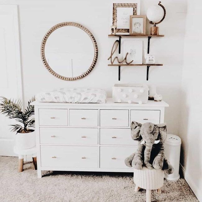 Bright Nursery, Natural Wood Details